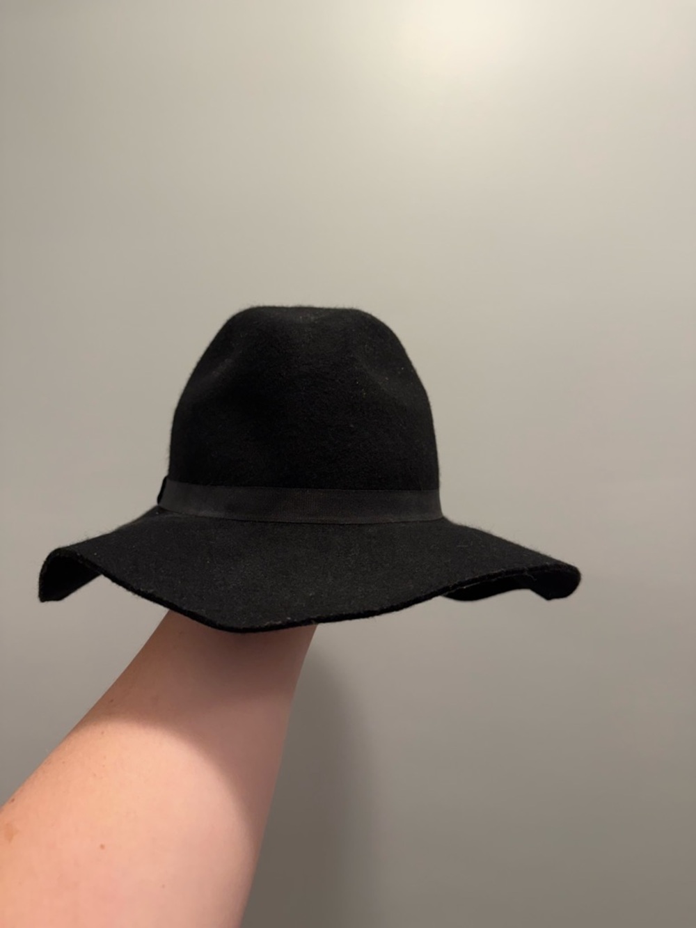 Classic Black Felt/Wool Floppy Hat - Women